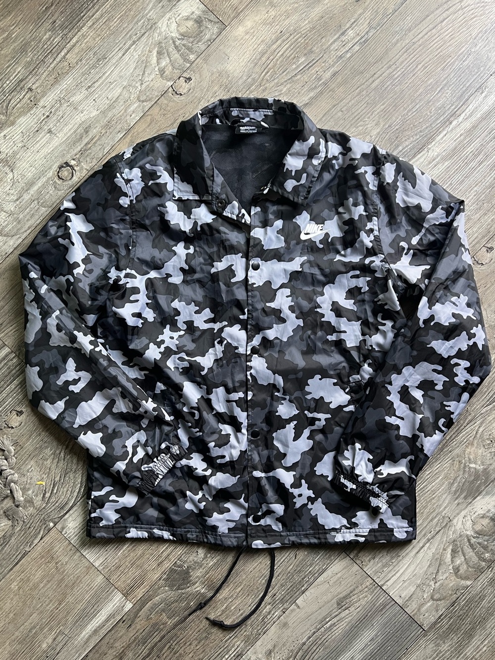 Nike Men’s Black & Gray Camo Windbreaker Jacket